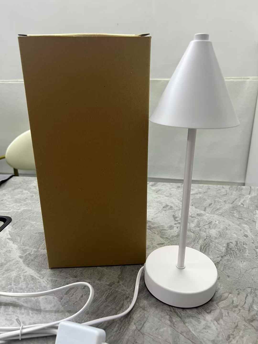0518 各类外贸灯饰，台灯，4.2一车杂款，有清单