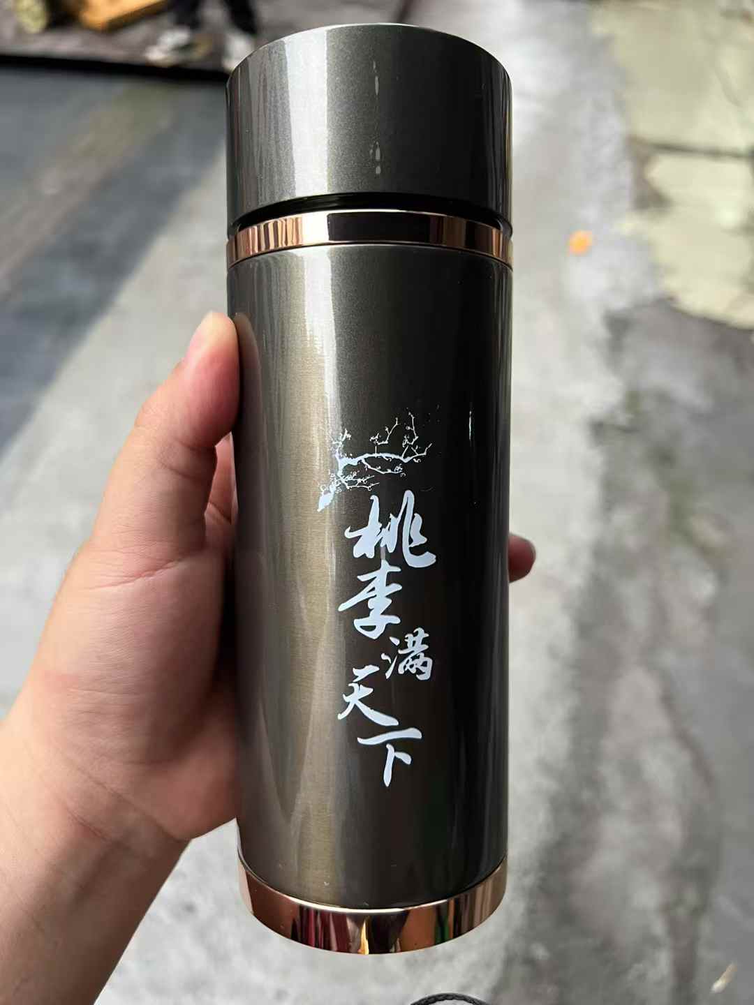 0515  304不锈钢保温杯620套亏本处理！